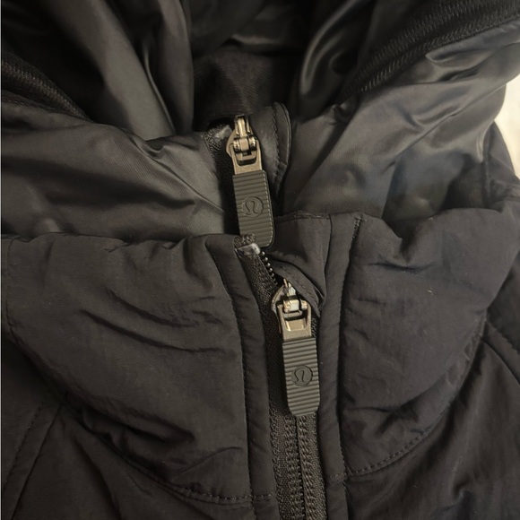 Lululemon - Another Mile Jacket - Black - Size 0 !! ๐ค - Picture 5 of 8